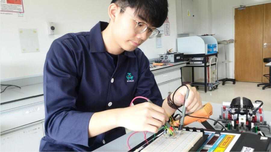 電子工程太難怎么辦?弗林德斯大學(xué)專業(yè)輔導(dǎo)帶你輕松攻克難關(guān)