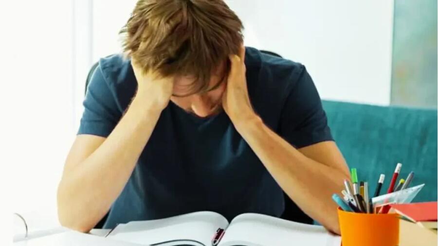 英國留學(xué)補(bǔ)考掛科被勸退怎么辦