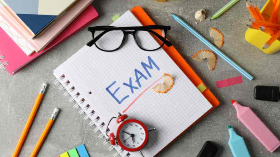 香港大學(xué)考后撤課怎樣操作